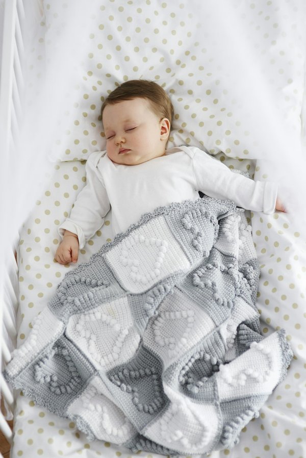 Tresse de lit bébé : sécurité et style pour la chambre de bébé
